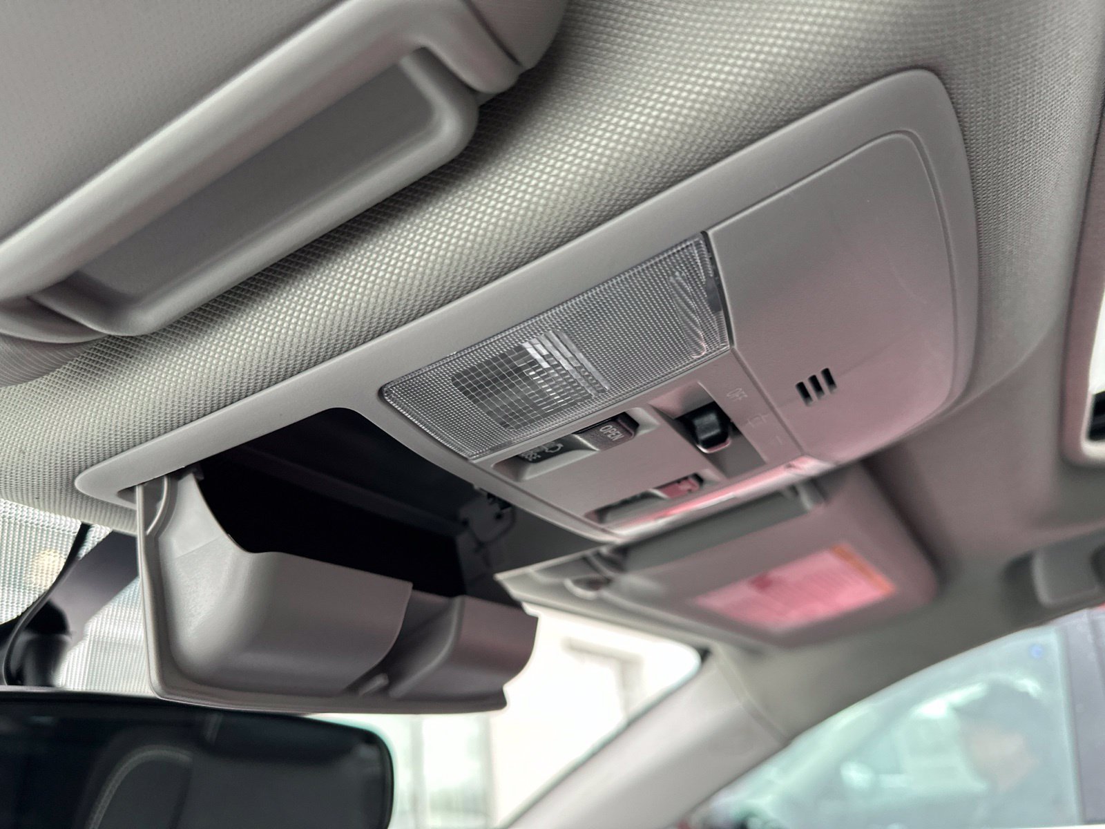 Used 2016 White Toyota XLE image 69