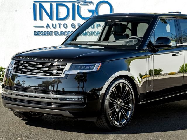 New 2026 Santorini Black Land Rover SE image 2
