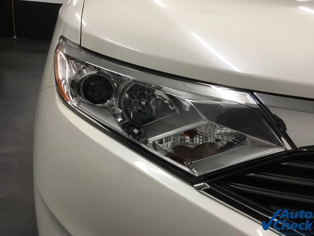 Used 2011 White Nissan 3.5 LE image 19