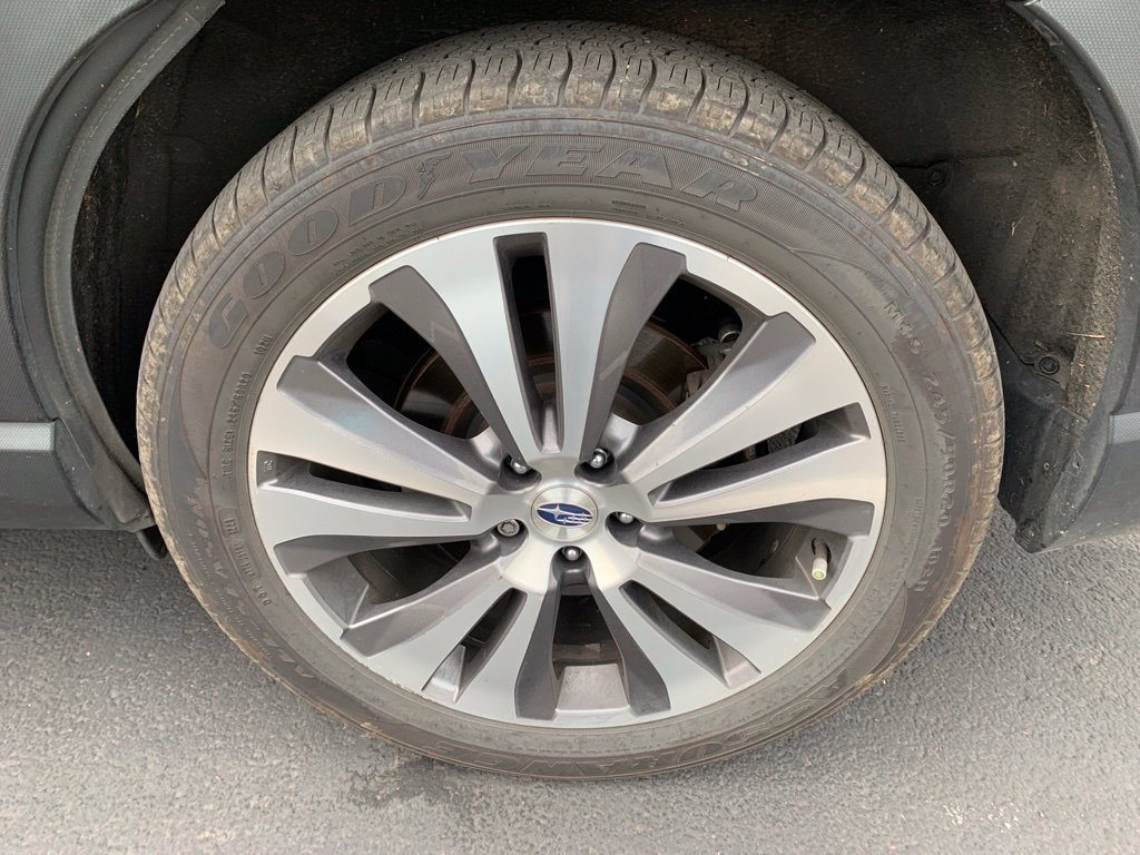 Used 2022 Magnetite Gray Metallic Subaru Limited image 8