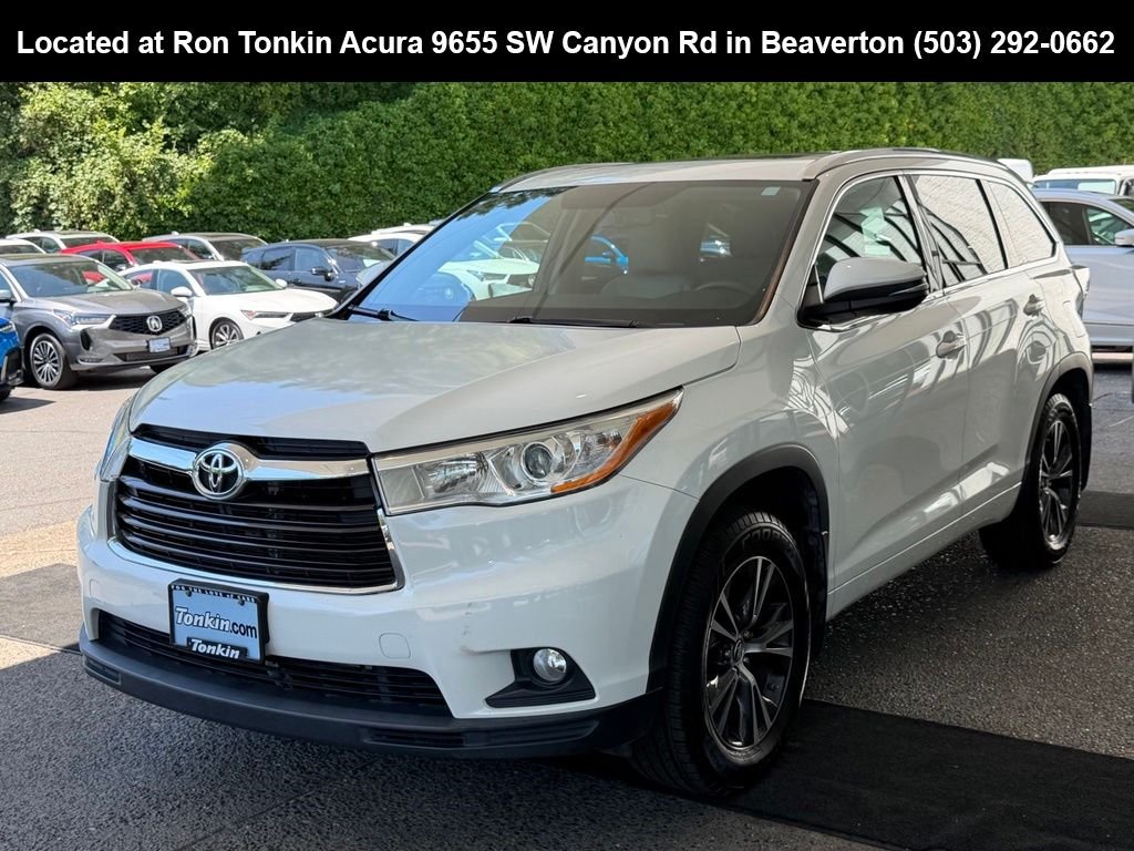Used 2016 Blizzard Pearl Toyota XLE V6 image 4