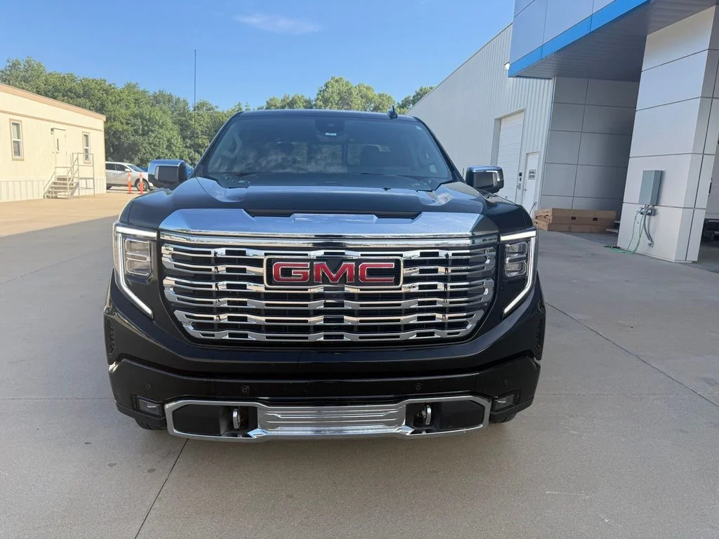 Used 2024 Black GMC Denali image 2