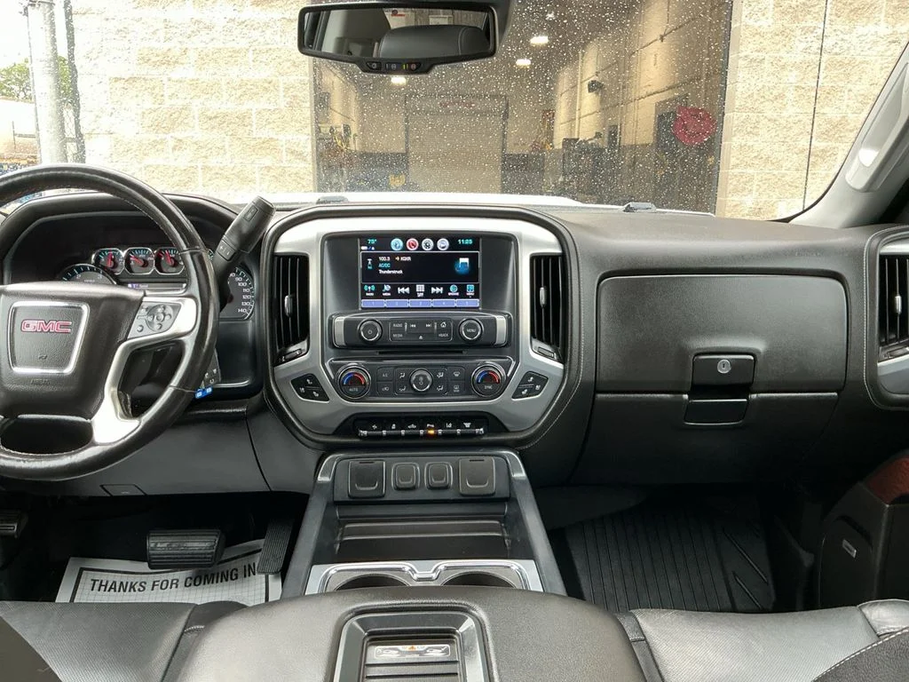 Used 2018 White GMC SLT image 21