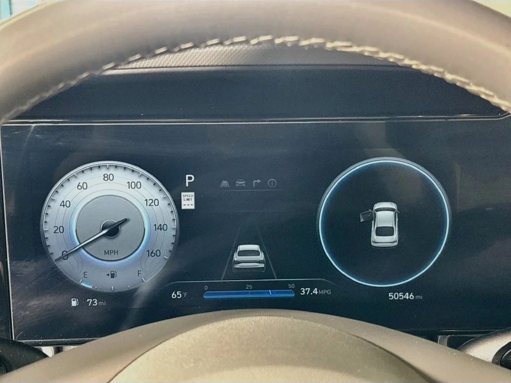 Used 2025 Gray Hyundai SEL Convenience image 14