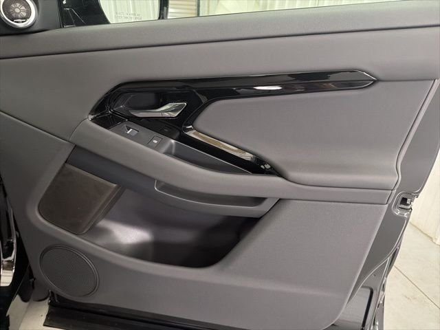 New 2026 Santorini Black Land Rover Dynamic image 22