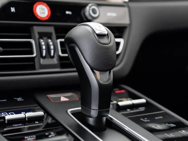 2025 Porsche Macan Base - Photo 20