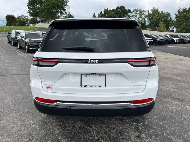 New 2026 Bright White Clear-Coat Exterior Paint Jeep Laredo X image 8