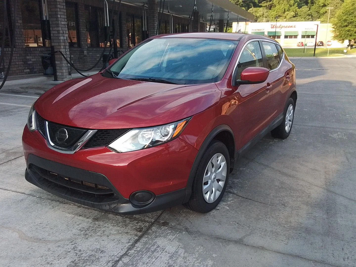 Used 2019 Scarlet Ember Tintcoat Nissan S image 1