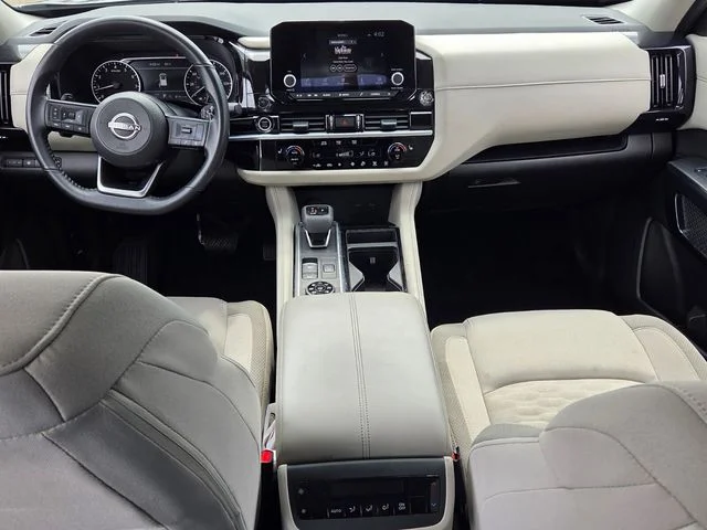 Used 2024 Gray Nissan SV image 8