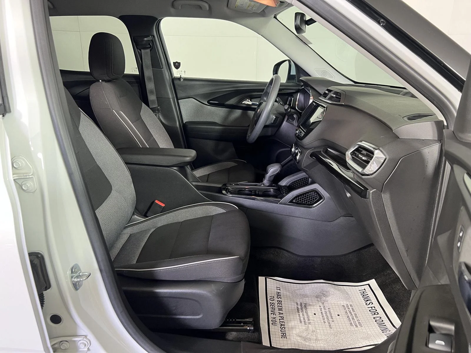 Used 2023 Summit White Chevrolet LT image 28