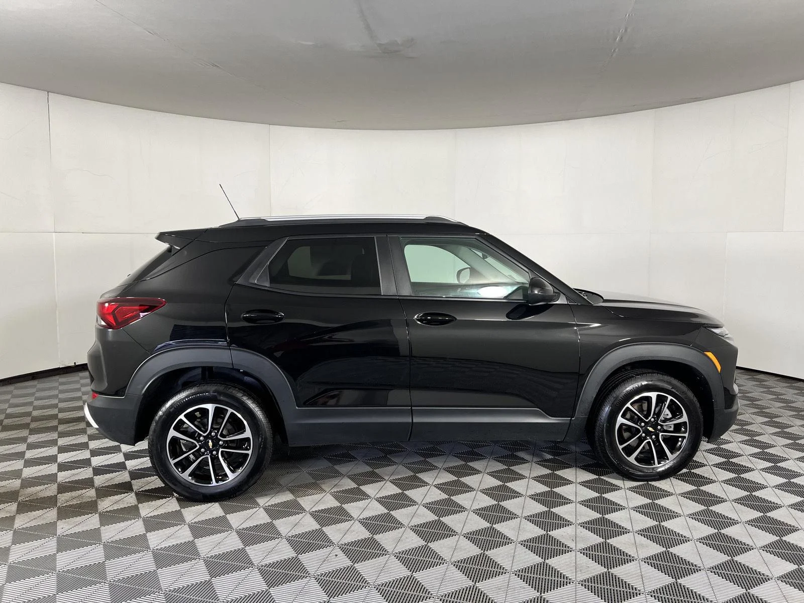 Used 2024 Mosaic Black Metallic Chevrolet LT image 6