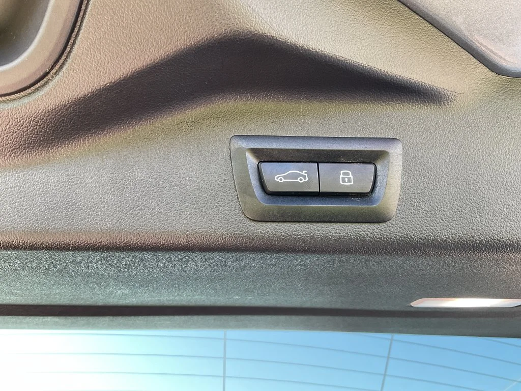 Used 2026 Gray BMW sDrive40i image 10