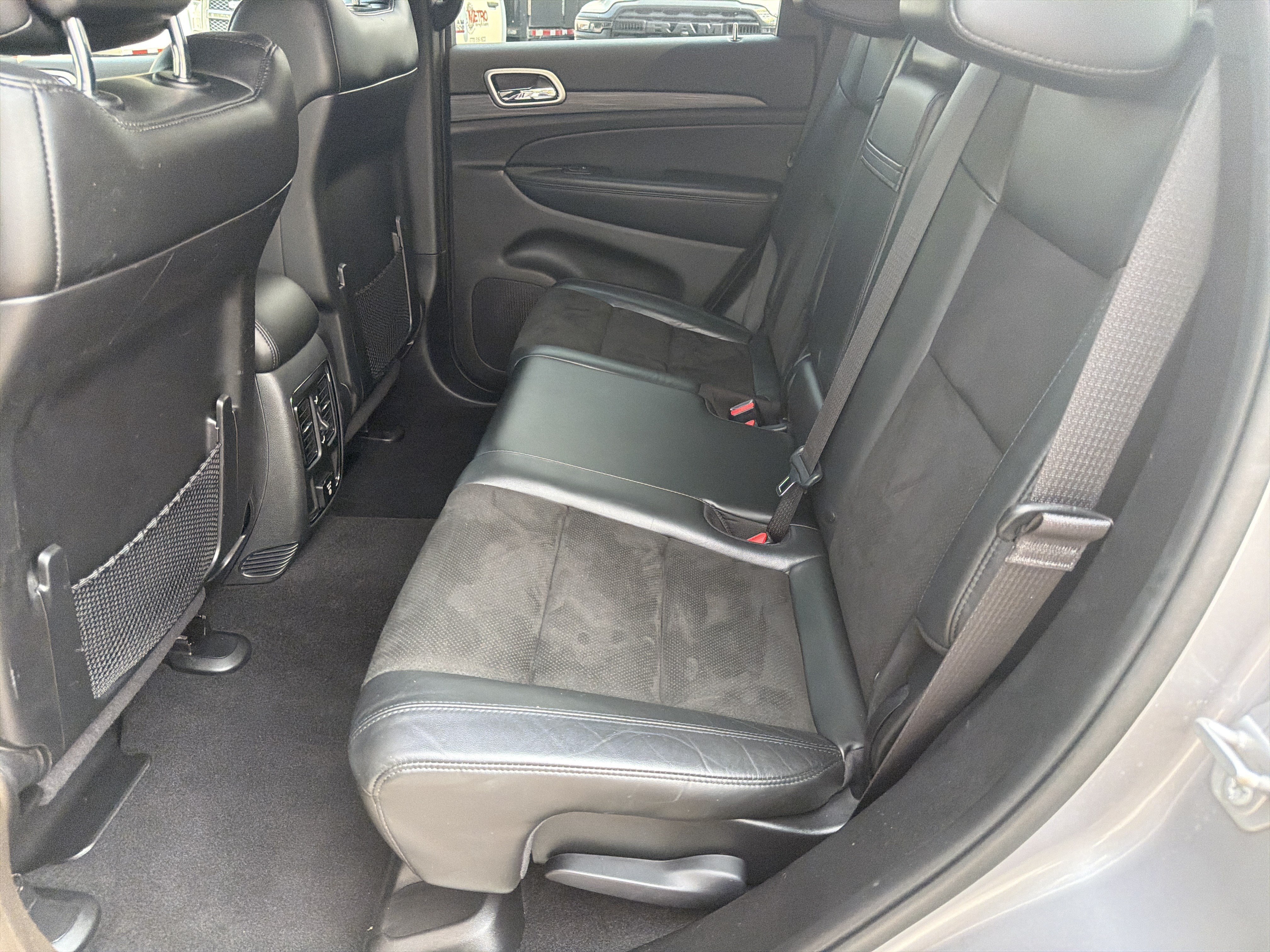 Used 2020 Billet Silver Metallic Clearcoat Jeep Altitude image 27