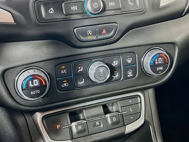 Used 2022 Black GMC SLE image 19