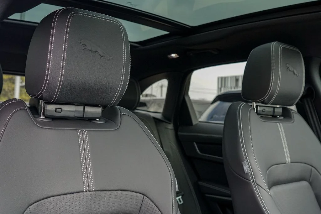 2026 Jaguar F-Pace R-Dynamic S - Photo 34