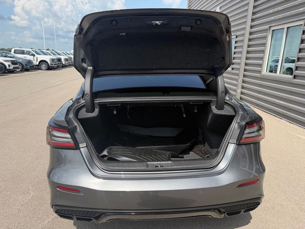 Used 2019 Gray Nissan SR image 31