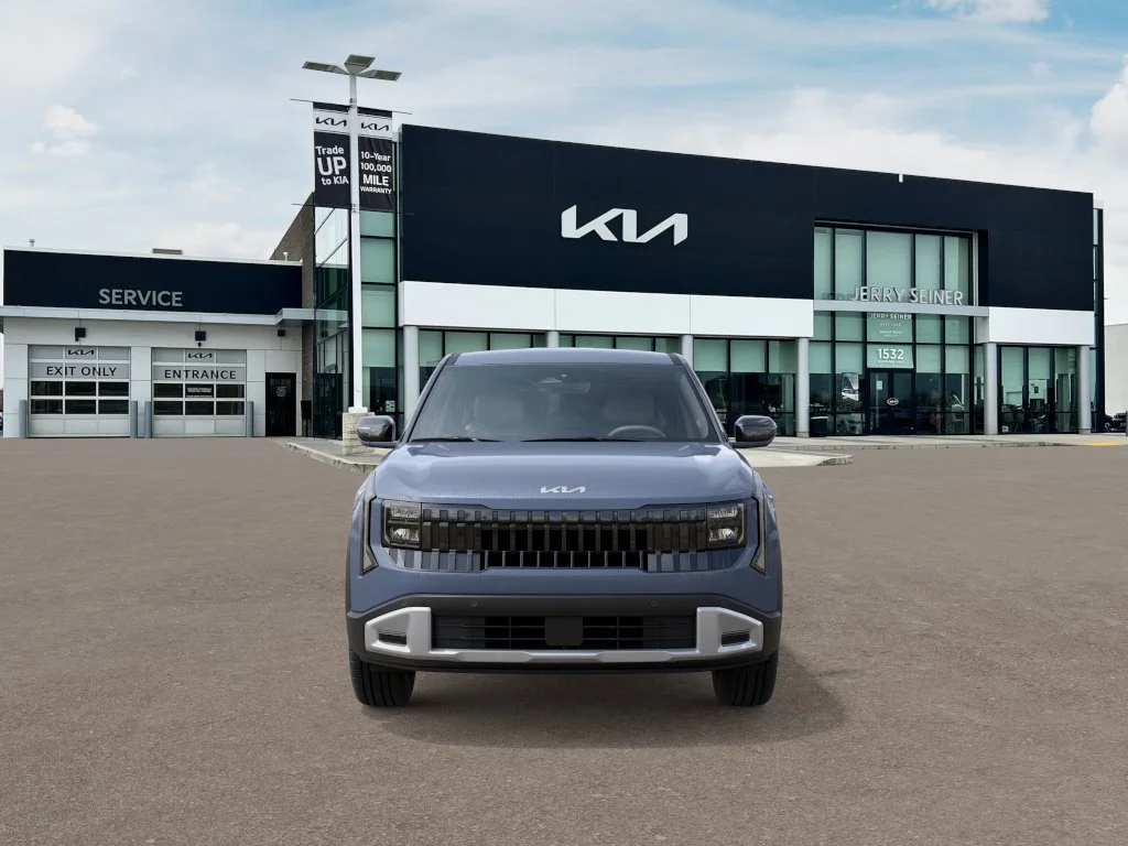 New 2027 Pale Gray Kia S image 2