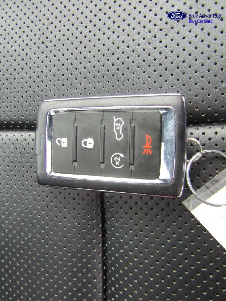 Certified Used 2022 Velvet Red Pearlcoat Jeep Overland image 42