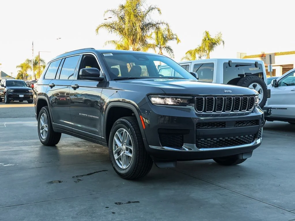 New 2026 Baltic Gray Metallic Clear-Coat Exterior Paint Jeep Laredo image 1