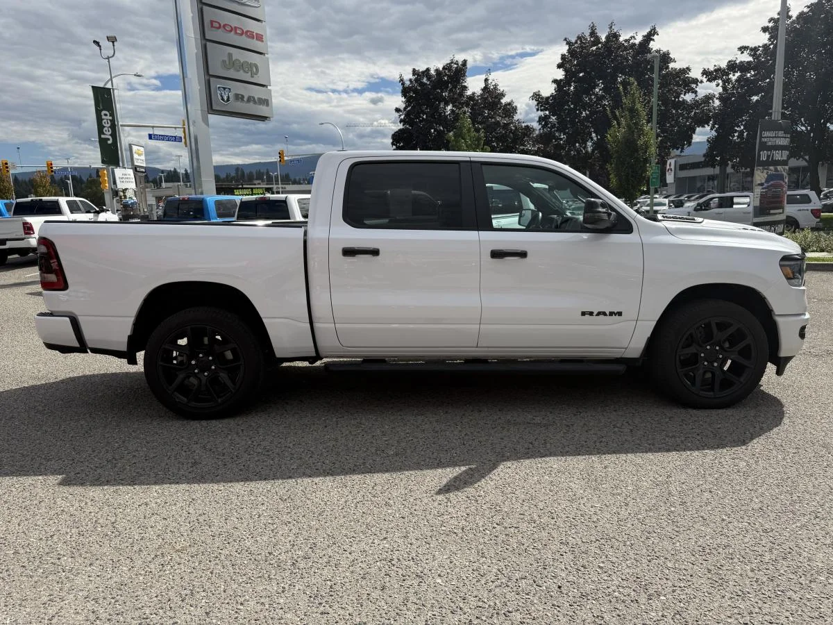 Used 2024 White RAM Laramie 4x4 Crew Cab image 7