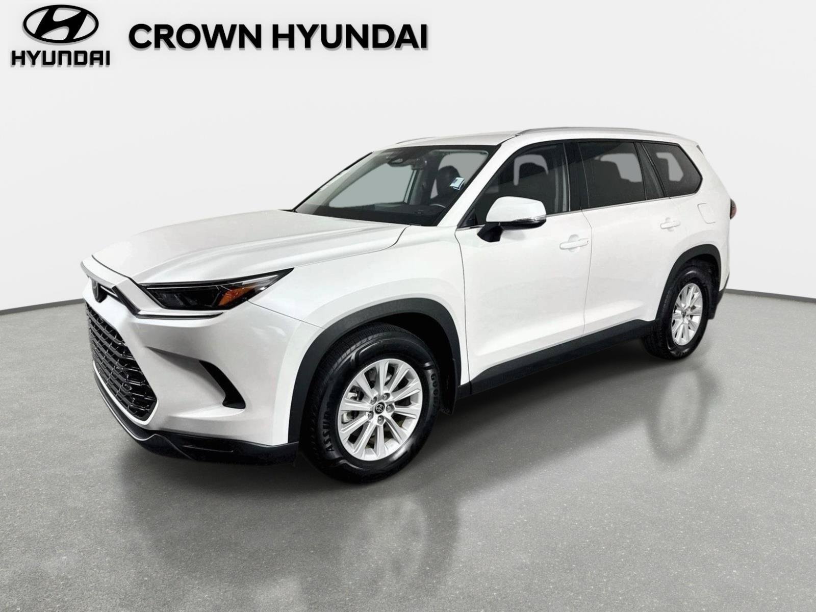 Used 2024 Pearl Toyota XLE image 1