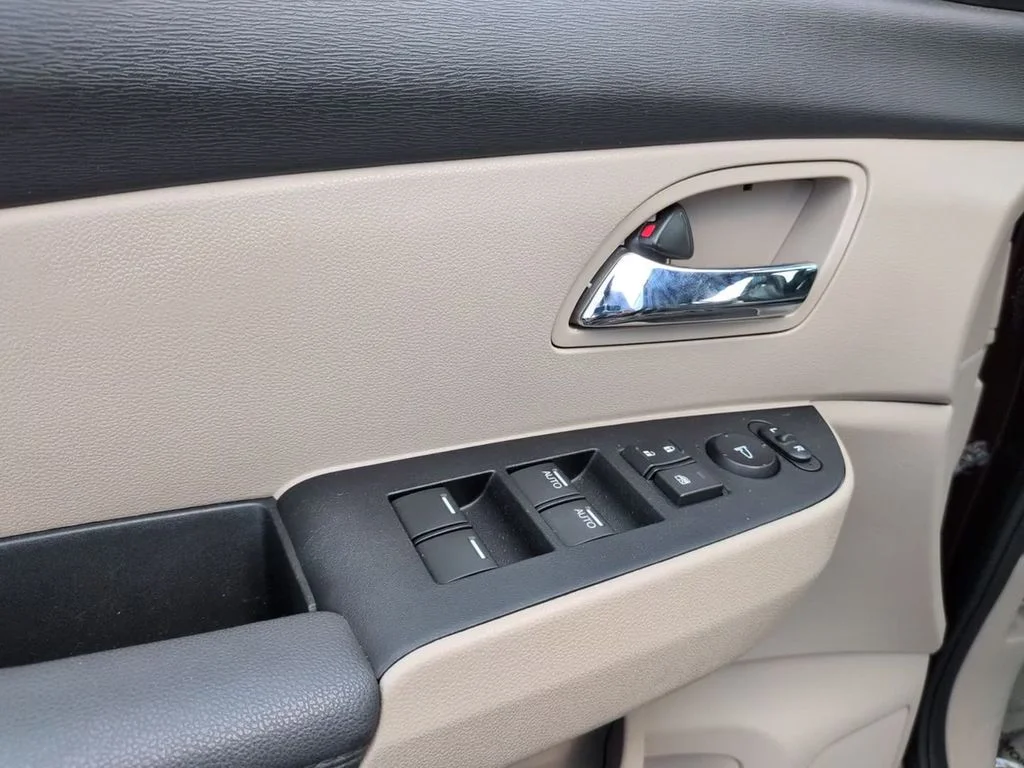 Used 2016  Honda EX-L image 12