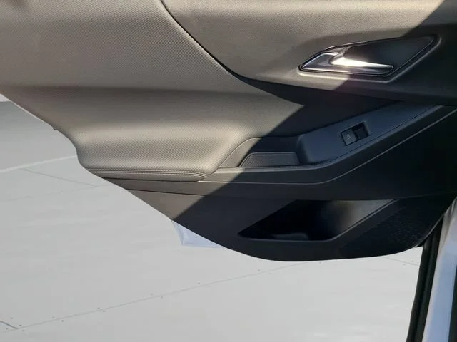 New 2027 Summit White Chevrolet LT image 16