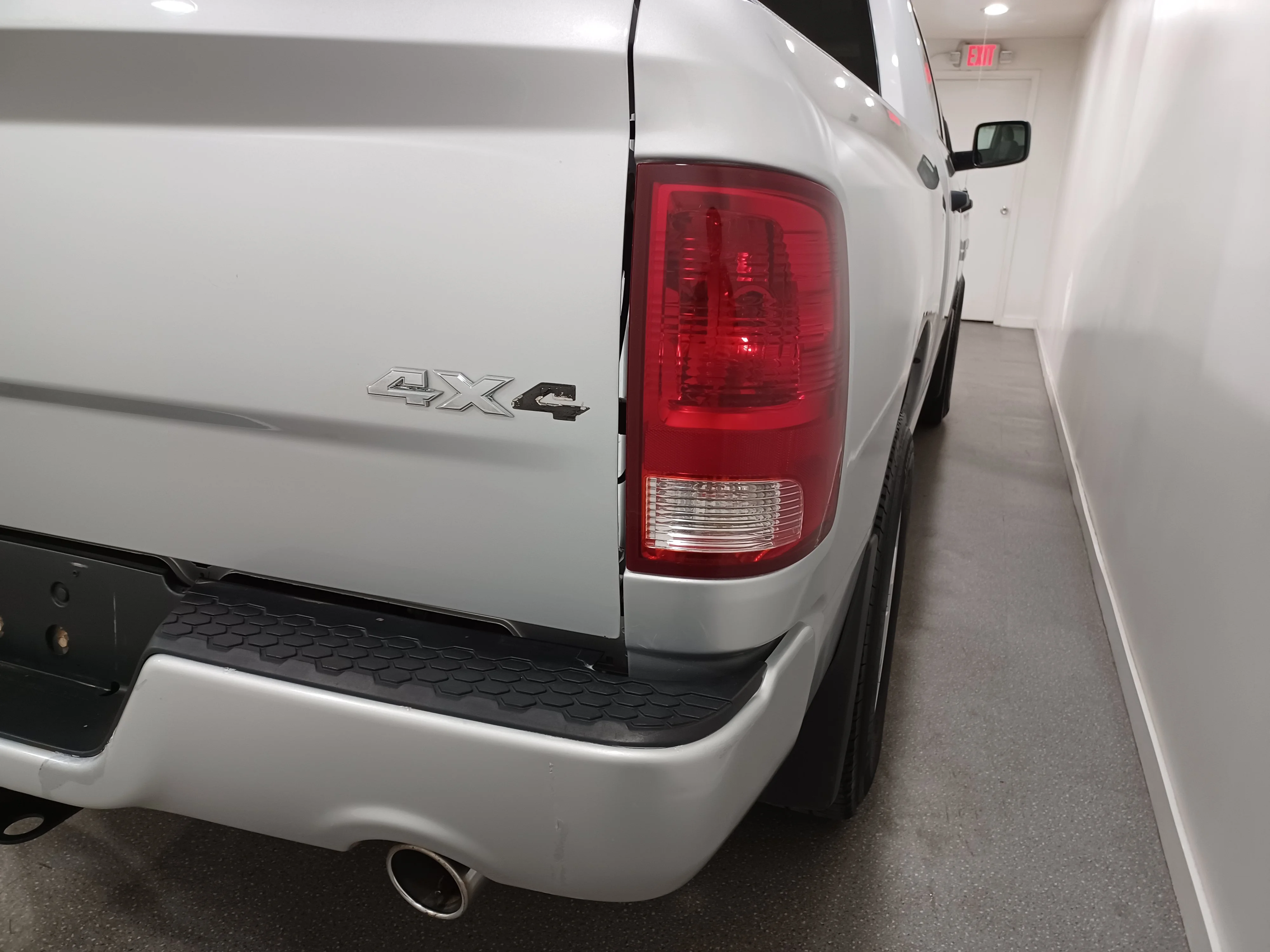 Used 2017 Bright Silver Metallic Ram Express 4x4*Bright Silver Metallic | 5.7L HEMI | 6 Pass | Remote Start | Htd Mirrors | Tow Pkg image 20