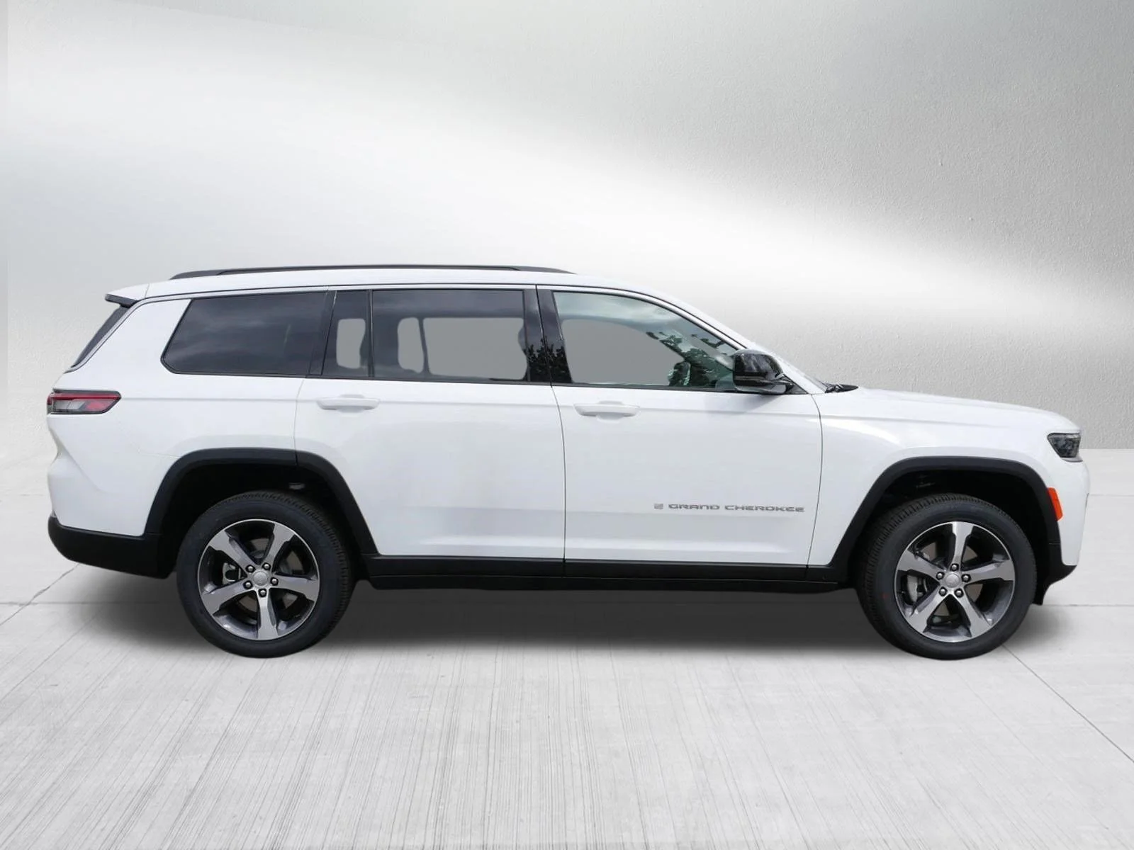 New 2026 Bright White Clear-Coat Exterior Paint Jeep Limited image 8