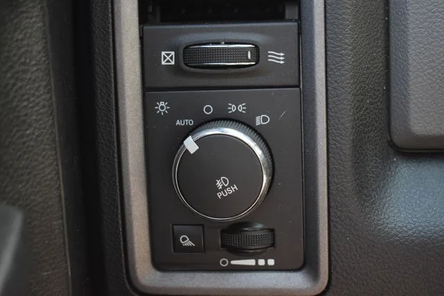 Used 2014 Silver Ram Express image 25