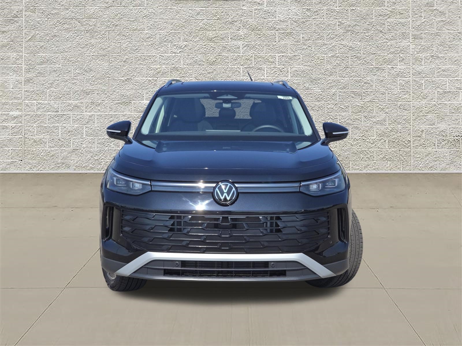 New 2026 Deep Black Pearl Volkswagen SE image 2