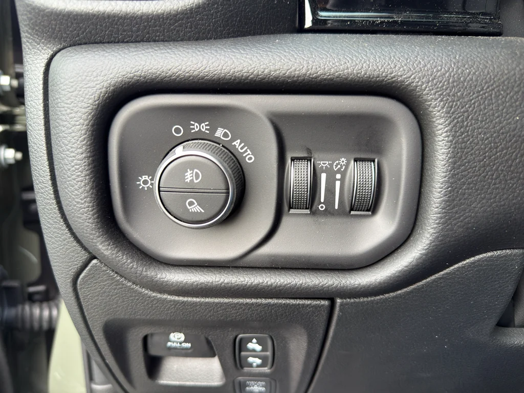 New 2026 Canyon Lake Exterior Paint RAM Laramie image 22