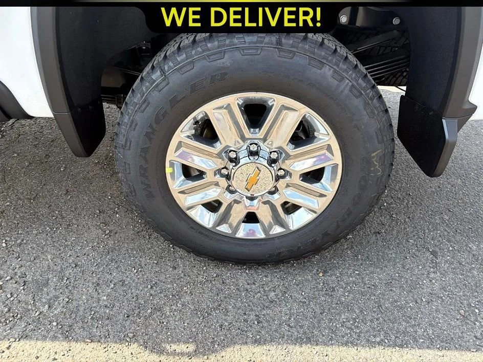 New 2025 Summit White Chevrolet High Country image 9
