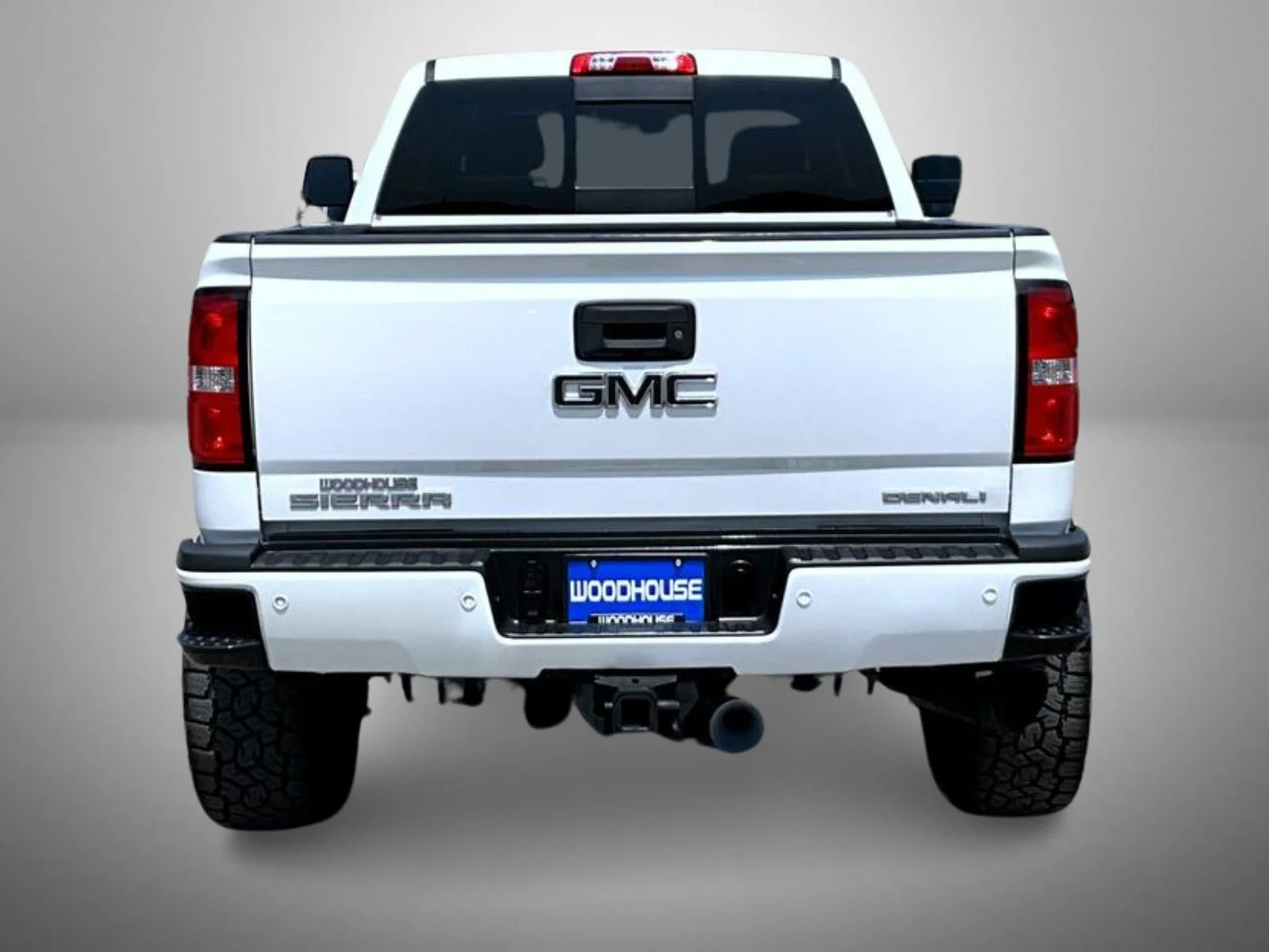 Used 2018 White GMC Denali image 6