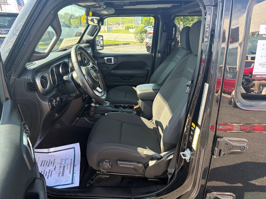 Used 2023 Black Jeep Sahara image 13
