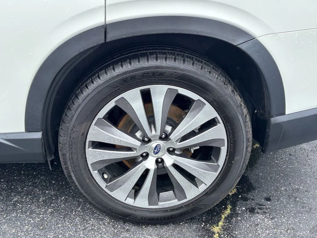 Used 2022 White Subaru Touring image 33