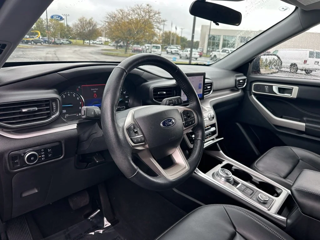 Used 2023 Red Metallic Ford XLT image 13