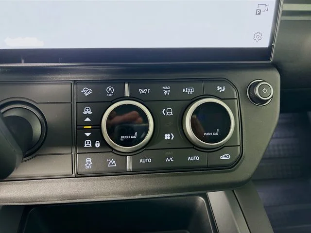 Used 2026  Land Rover S image 17