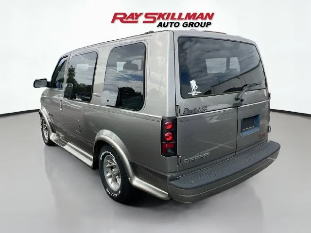 Used 2001 Gray GMC Upfitter image 4