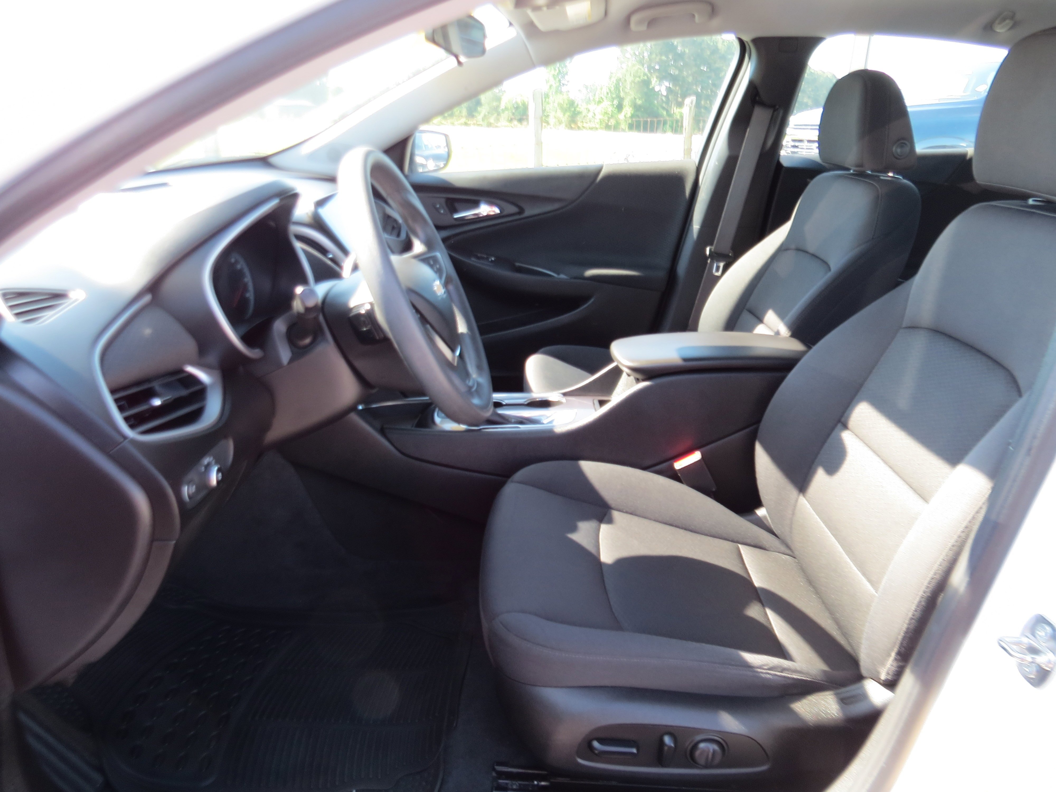 Used 2021 Summit White Chevrolet LS image 14