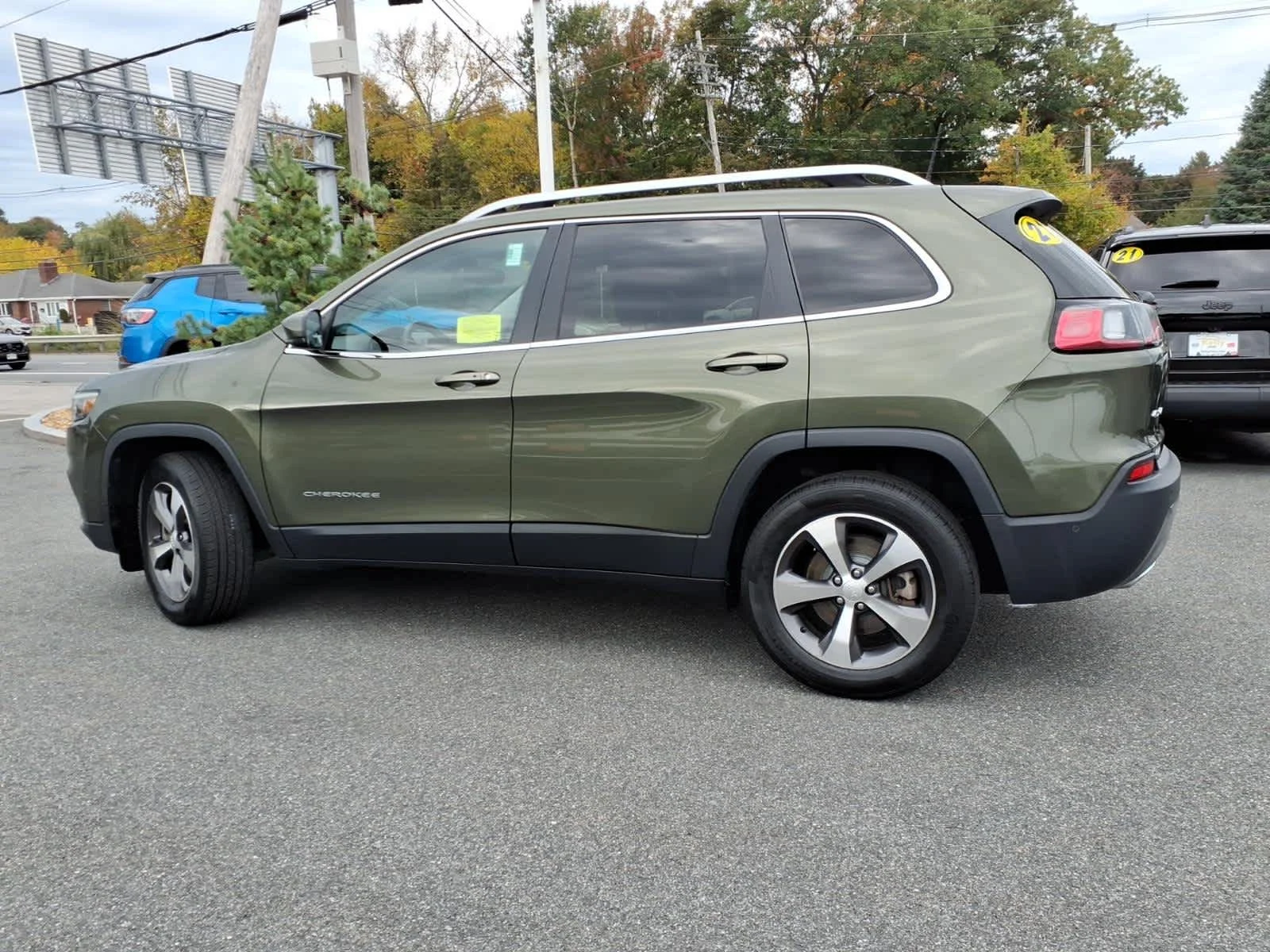 Certified Used 2021 Olive Green Pearl Coat Jeep Limited image 12