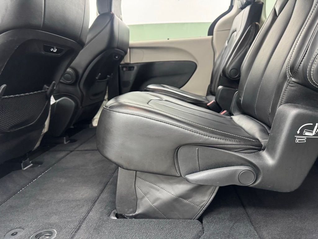 Used 2023 Bright White Clearcoat Chrysler Touring L image 42