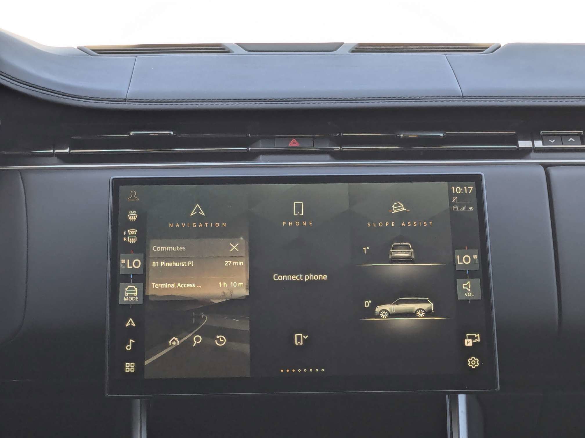 Used 2025 Santorini Black Metallic Land Rover SE image 22