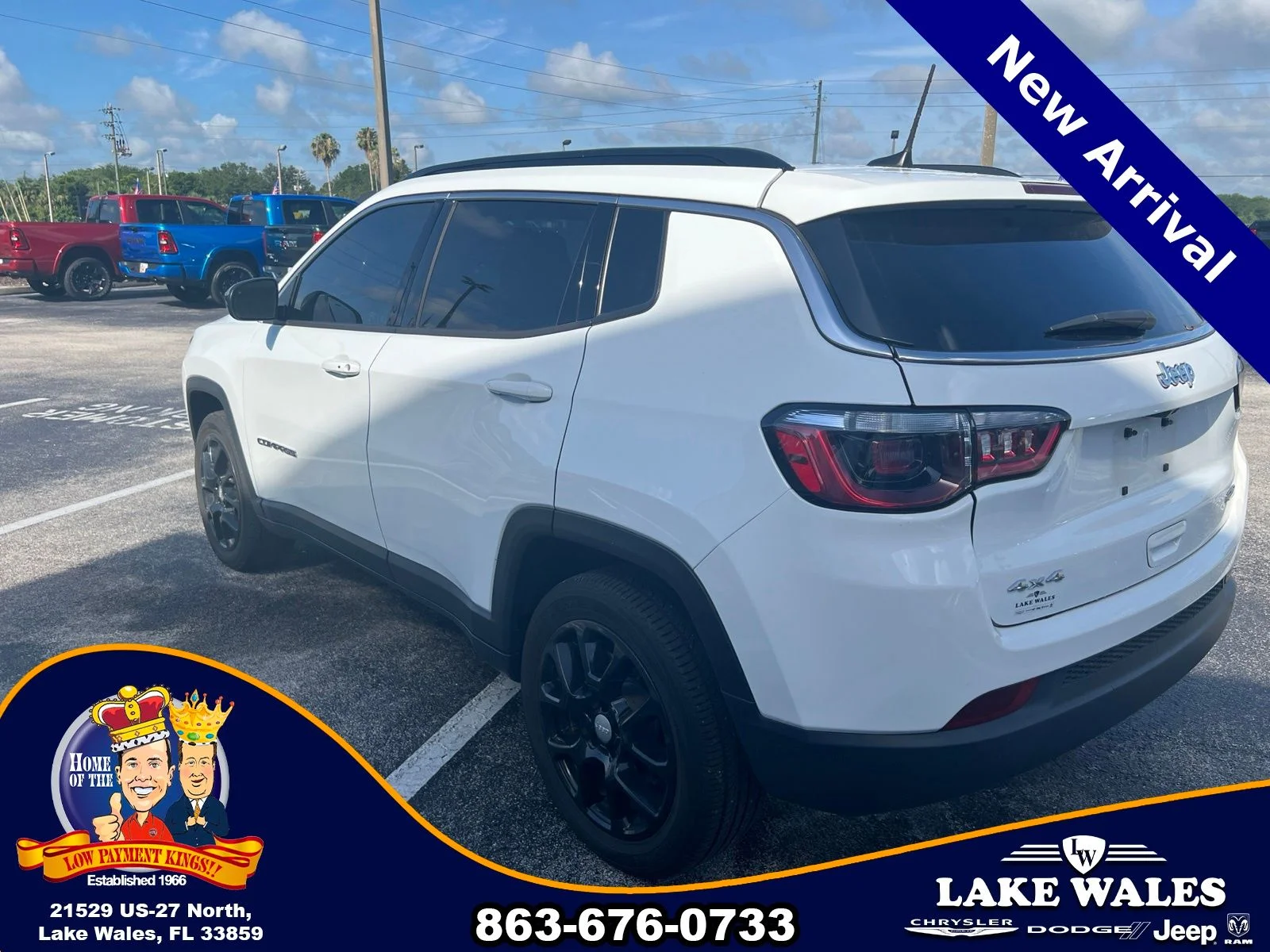 Used 2023 White Jeep Latitude Lux image 2
