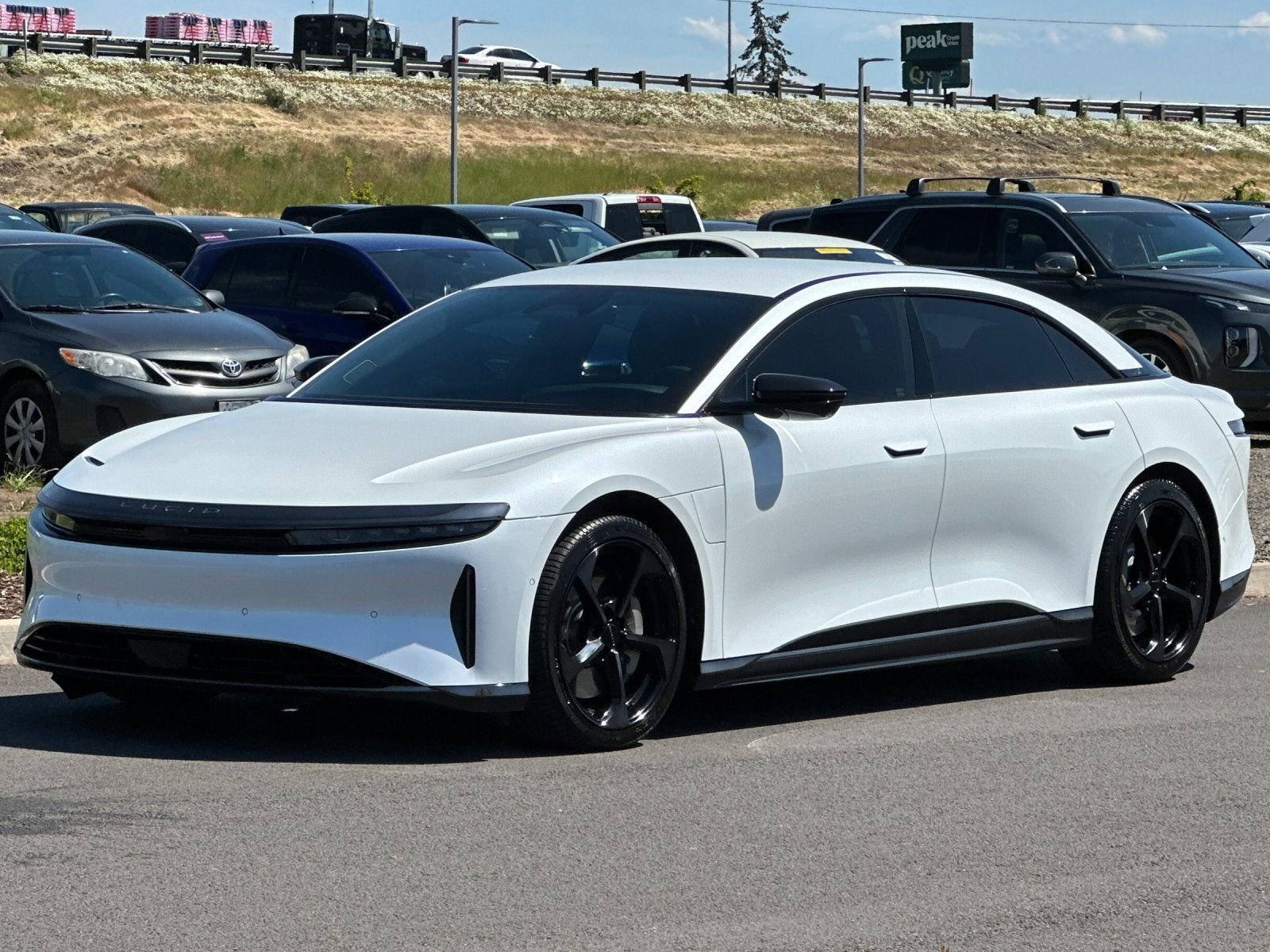 Used 2025  Lucid Touring image 7
