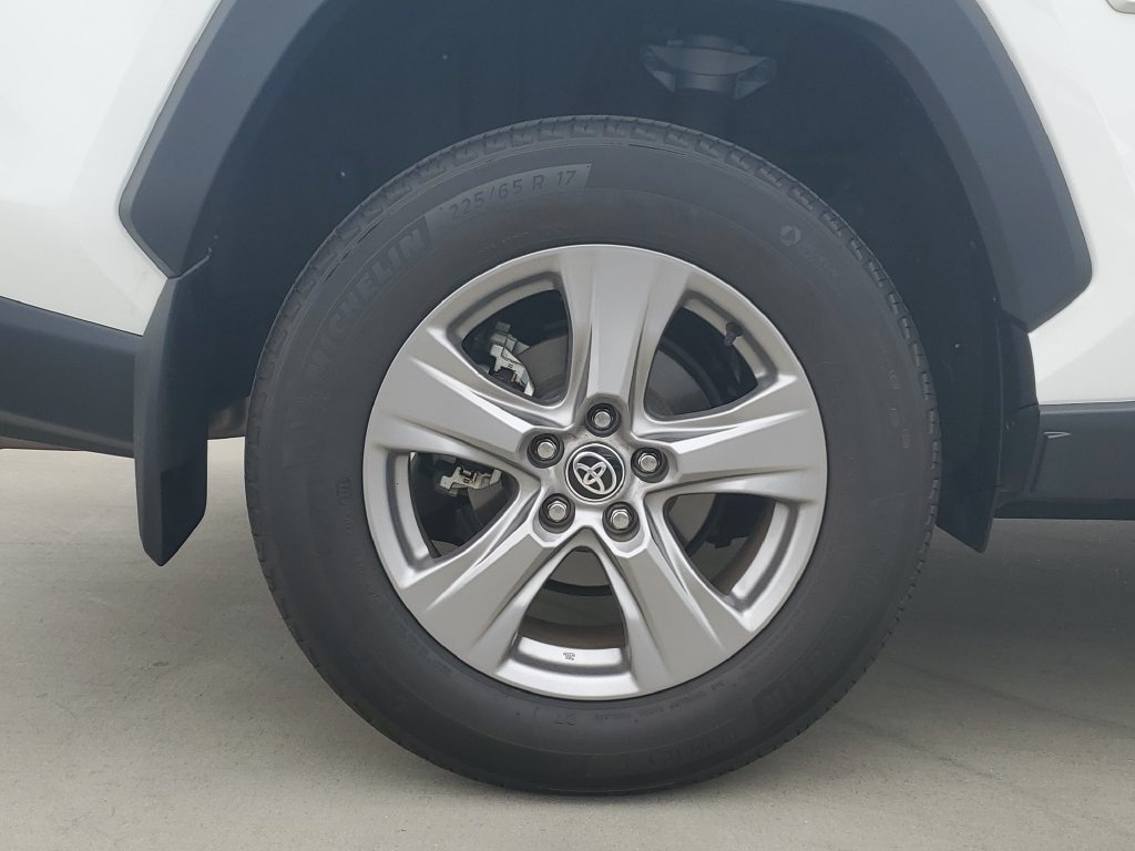 Certified Used 2023 Ice Toyota XLE image 5