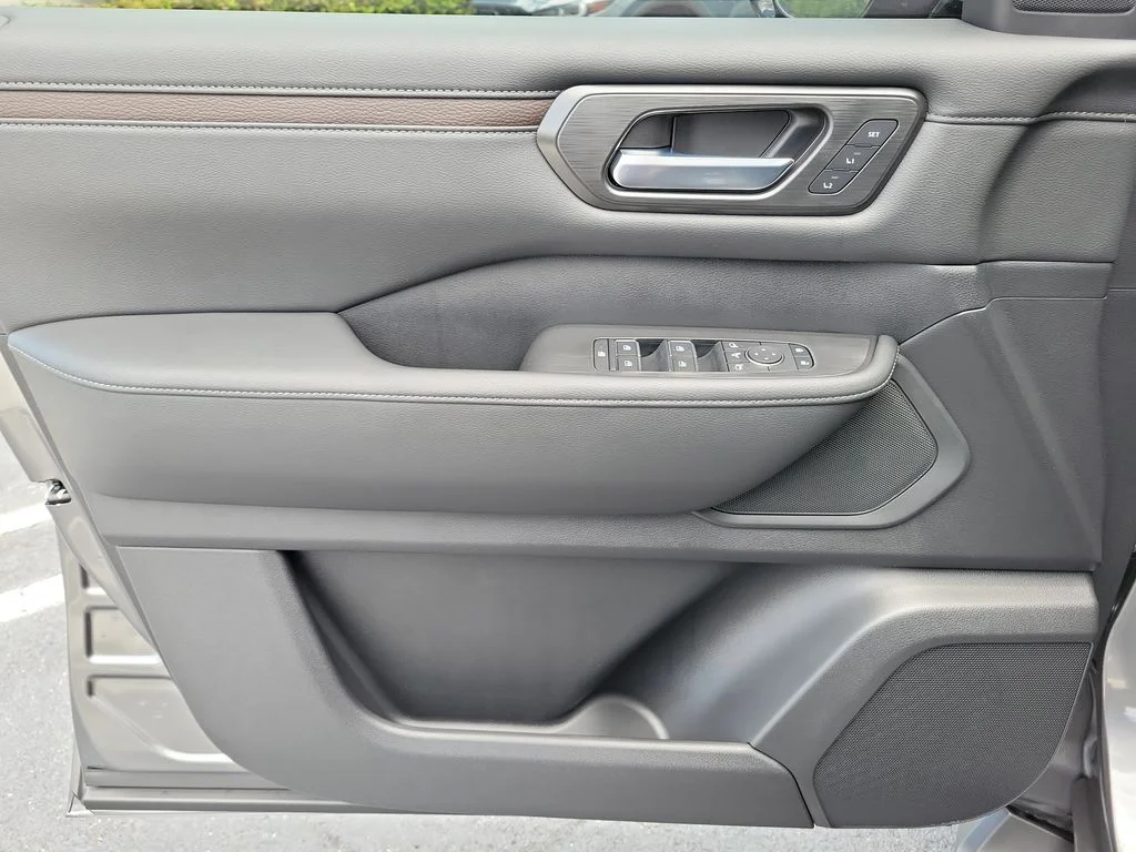New 2026 Gray Nissan SL image 22