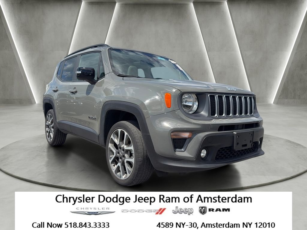 Used 2022 Gray Jeep Limited image 1