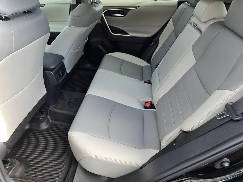 Used 2022 Midnight Black Metallic Toyota XLE Premium image 10