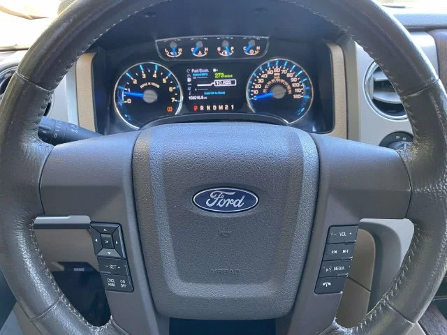 Used 2013 White Ford Lariat image 24